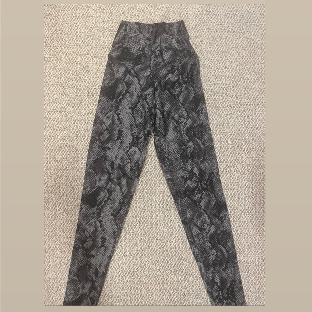 aerie crossover leggings :)